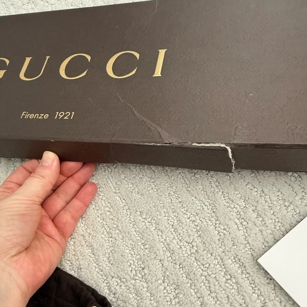 Gucci women’s patent leather gloves size 7 Vernice and Nappa black gold
